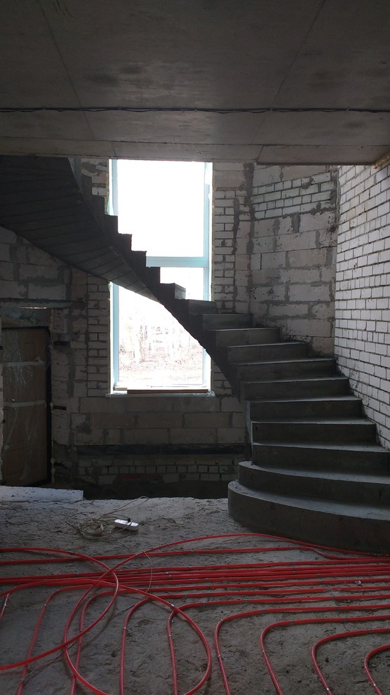 полувинтовые лестницы в эркере