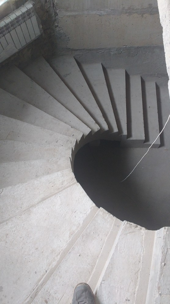 полувинтовые лестницы в эркере