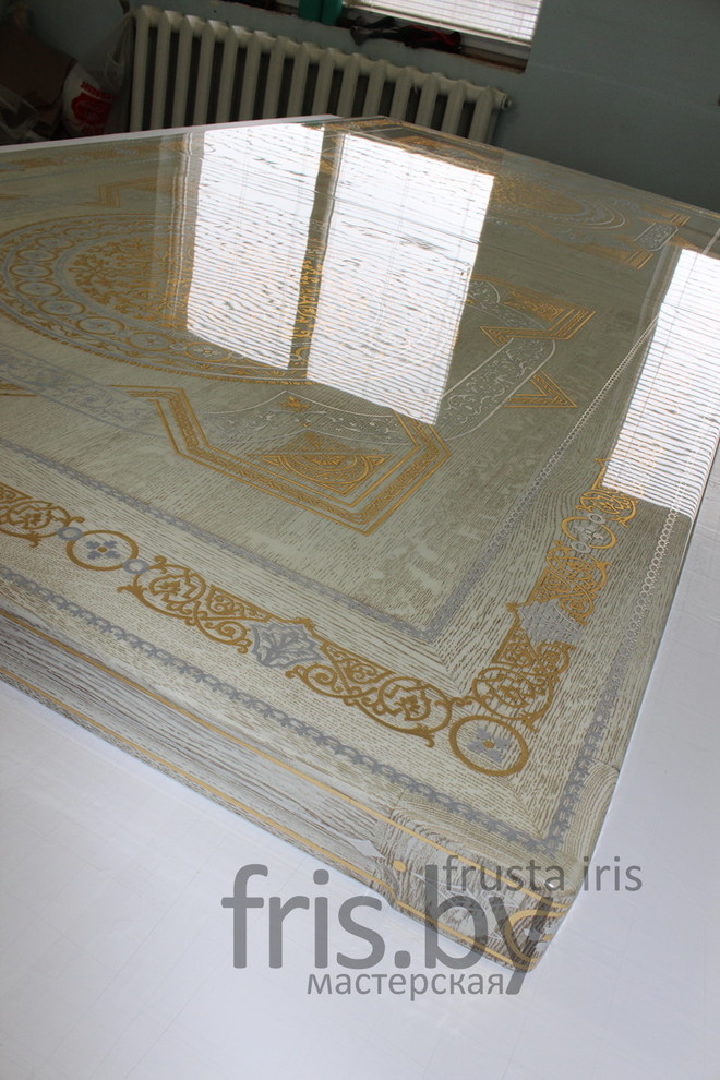 Обеденный стол. Массив.