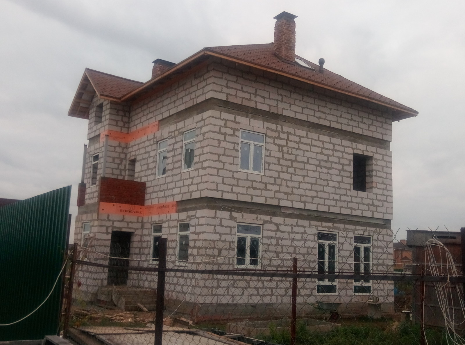Крошечный бюджетный дом в 200 м2