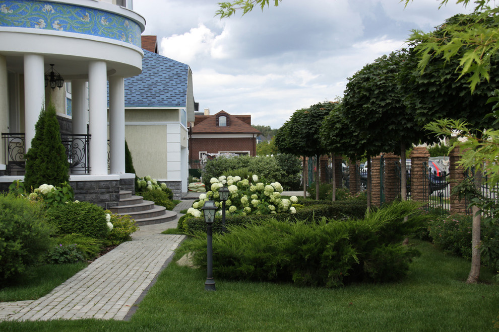 Коттеждный сад. Игры с цветом.