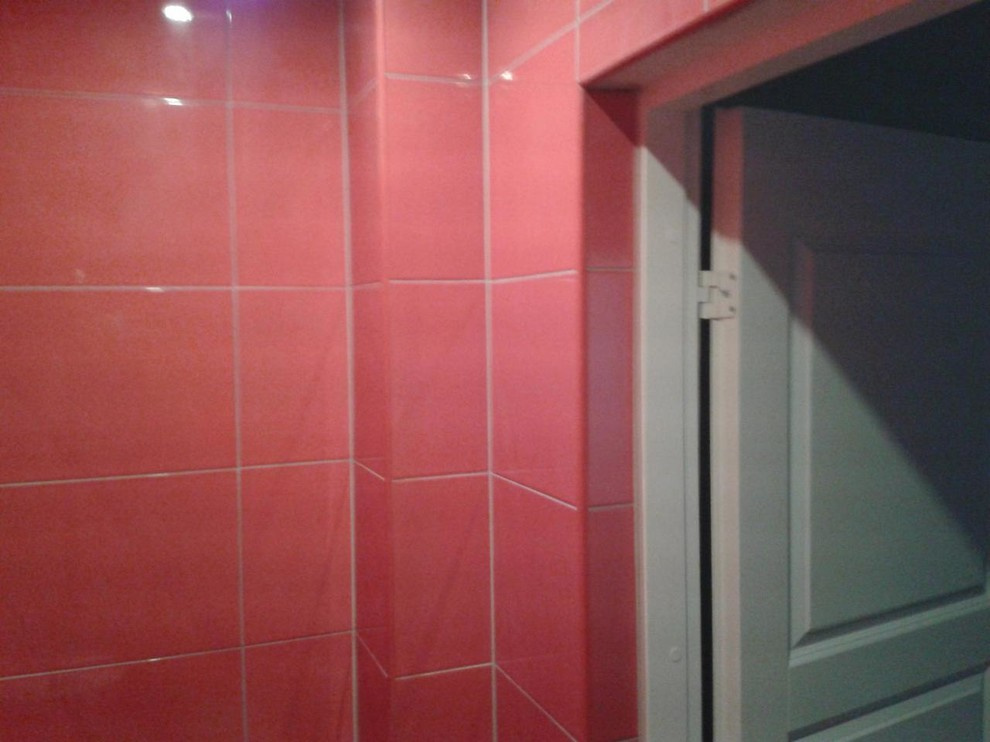 Укладка плитки в ванной комнате. Москва.