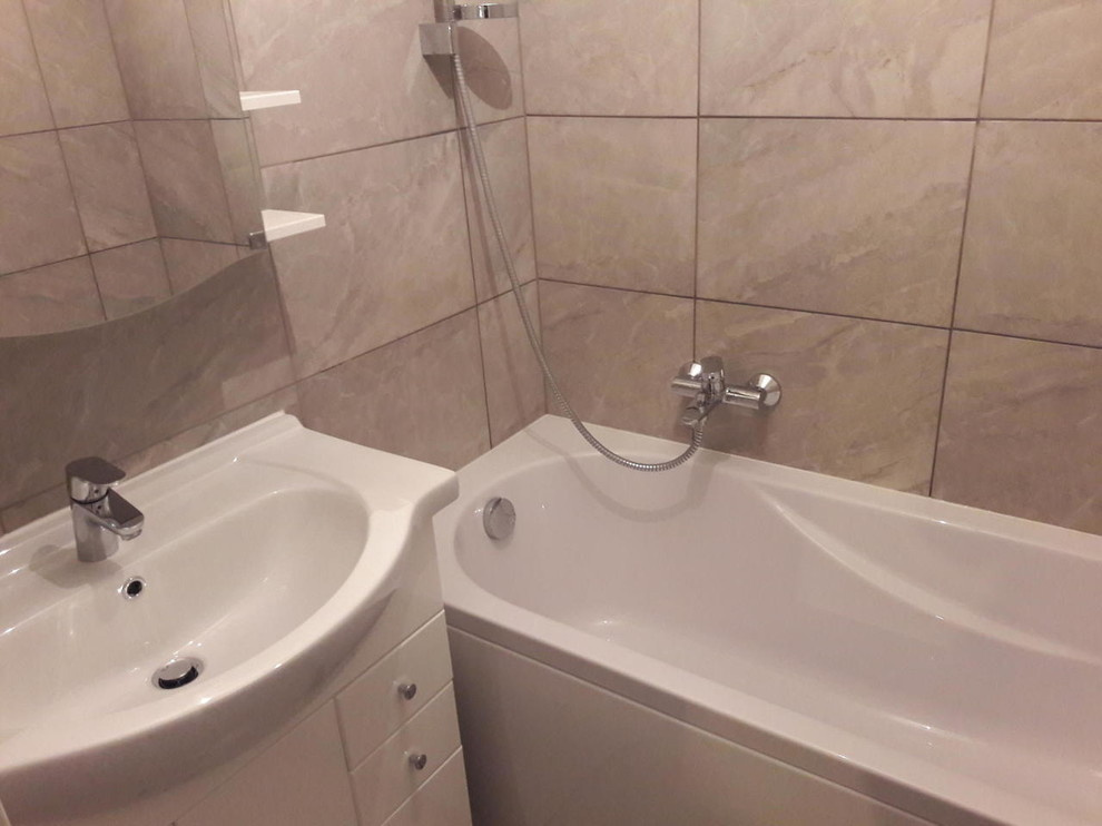 Укладка плитки в ванной комнате. Москва.