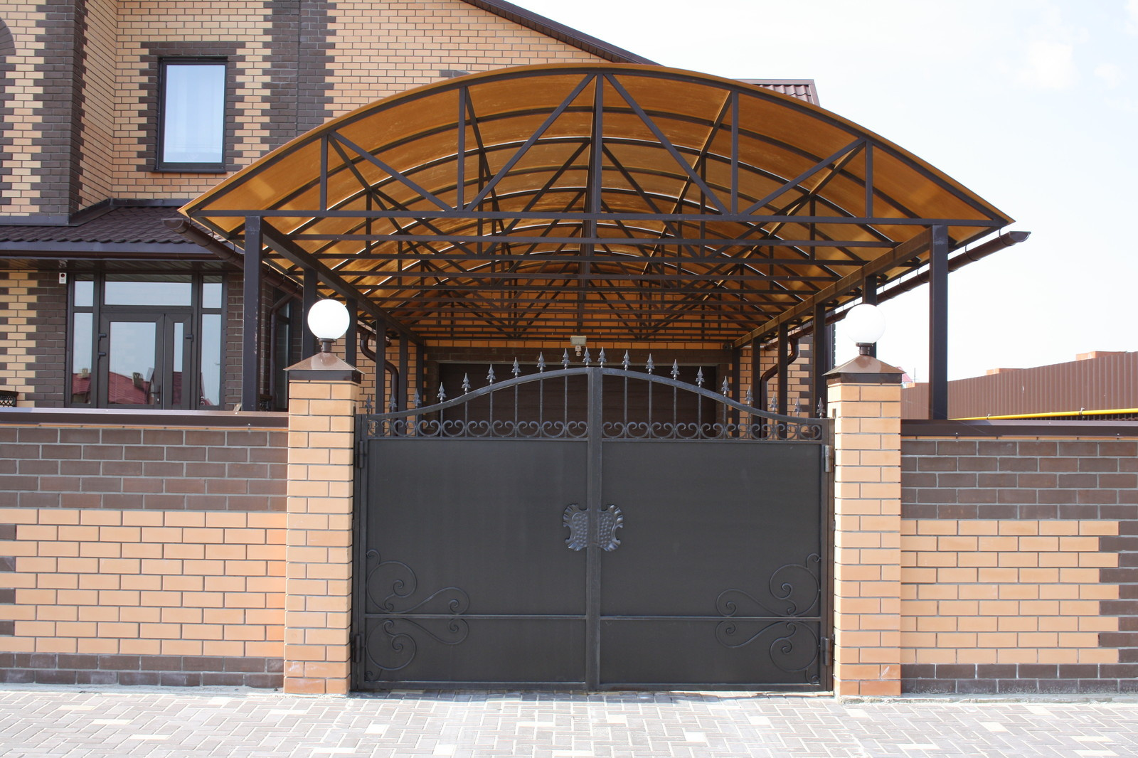 Входная группа и навесы