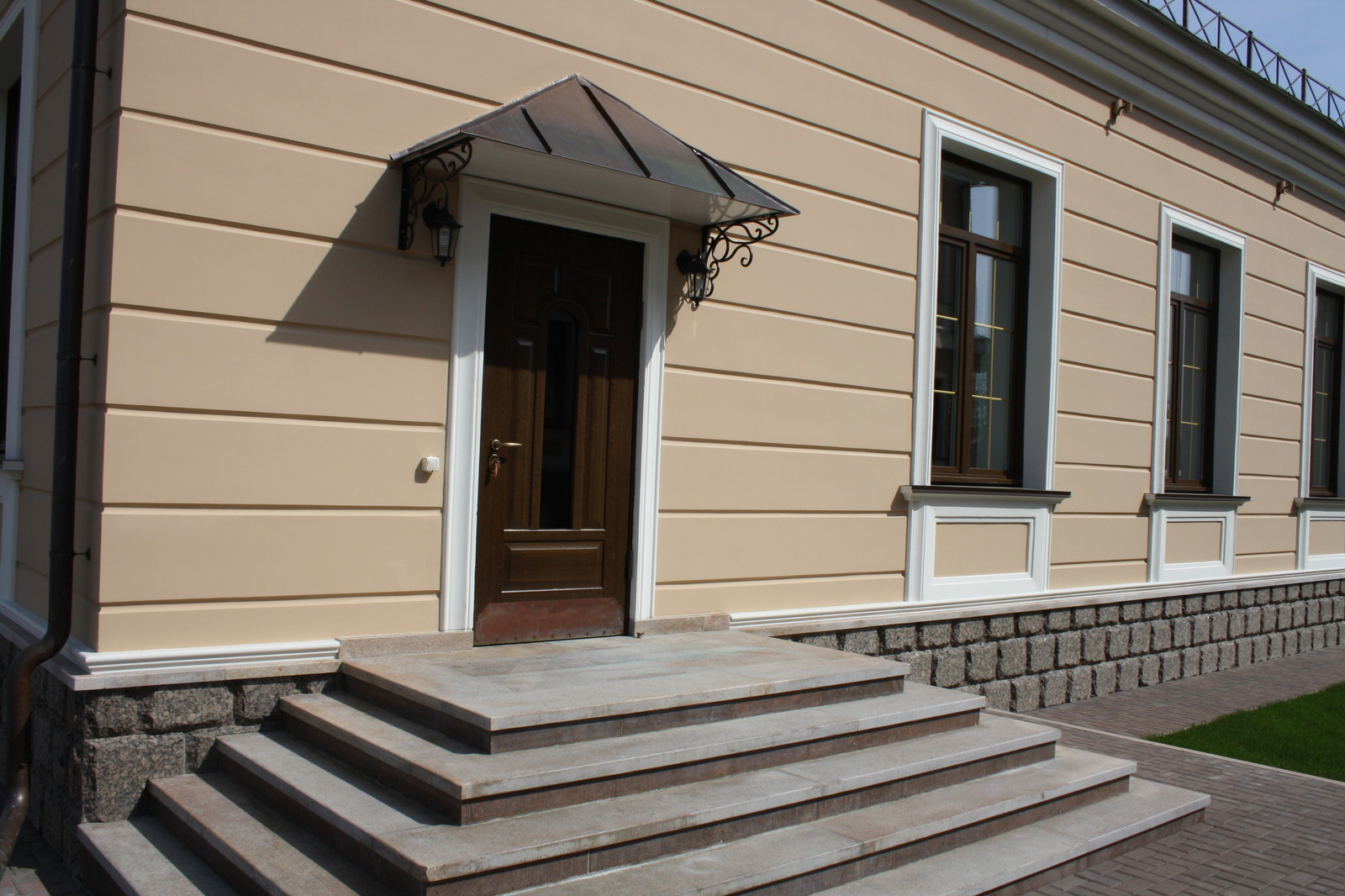 Входная группа и навесы