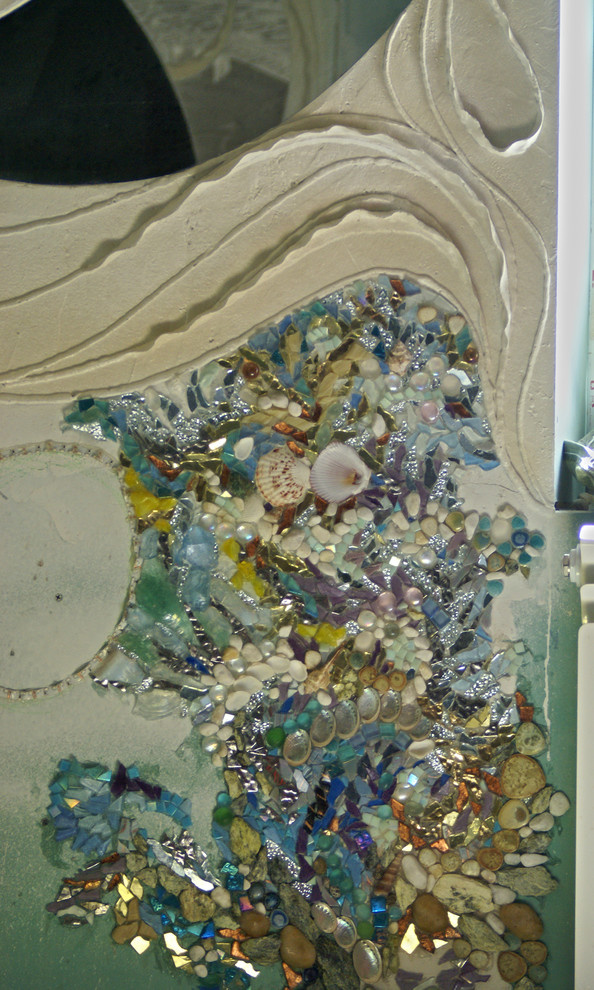 Подвесной витражный потолок в скульптурной композиции Алексея Коробки.