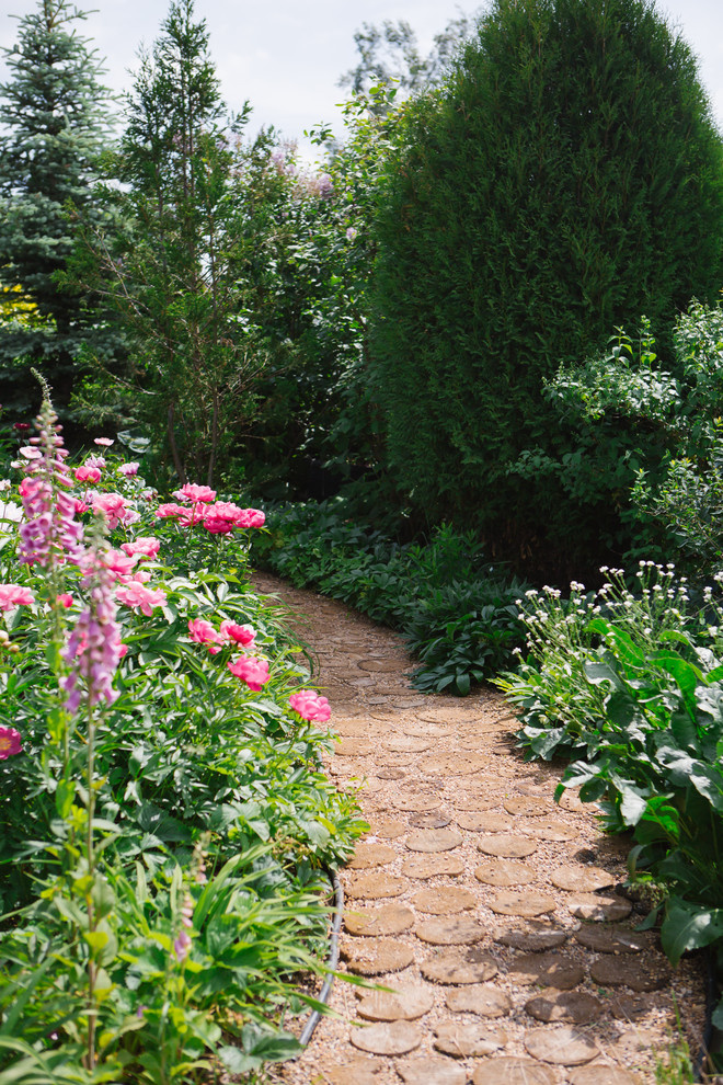 Сад недели: Пионы под неусыпным оком дракона