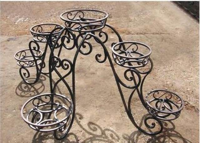 Кованые цветочницы