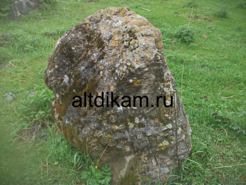 Глыбы каменные для ландшафтного дизайна большие