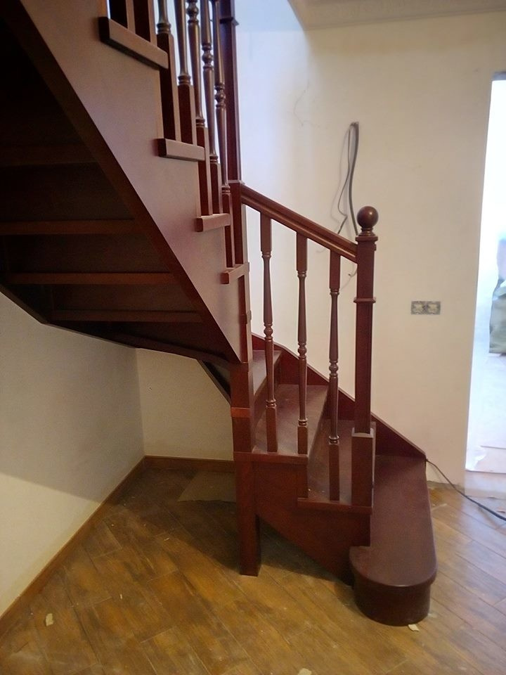 Деревянная  лестница