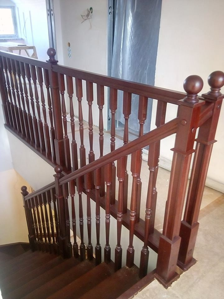 Деревянная  лестница