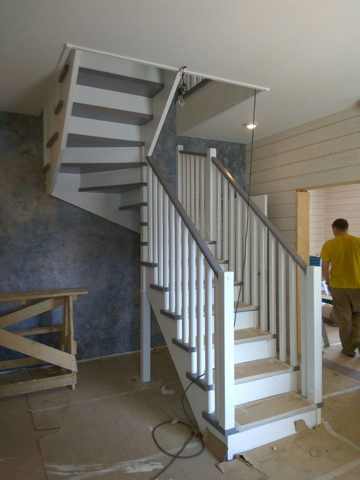 Деревянная  лестница