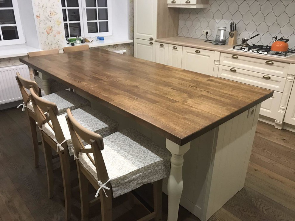 Обложка проекта: Угловая кухня с островом в стиле Прованс