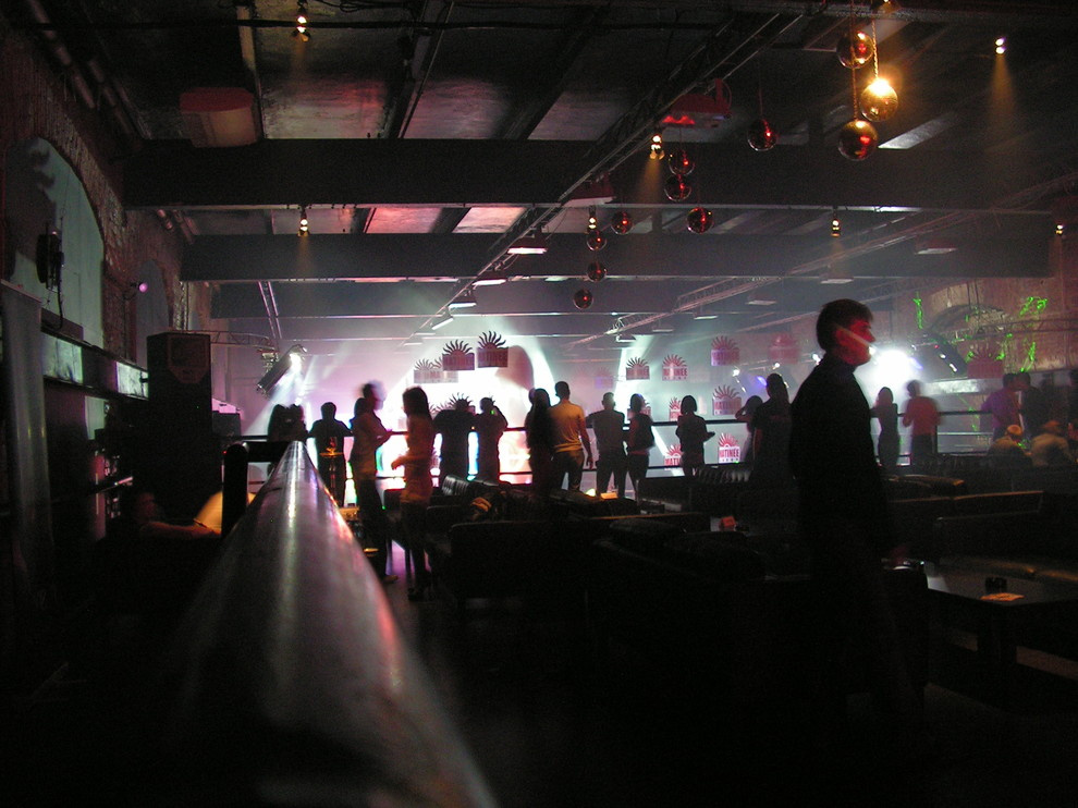 Клуб " La Discoteque" 1000 кв. м., 1 мес.