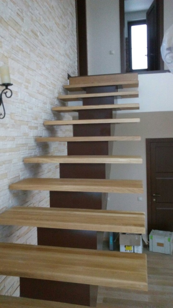 Лестница из дуба на монокосоуре