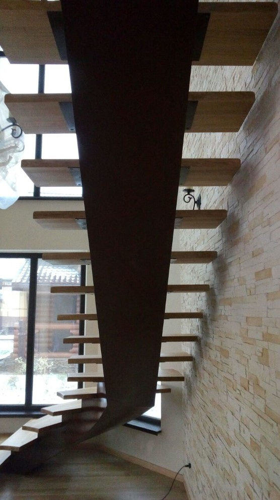 Лестница из дуба на монокосоуре