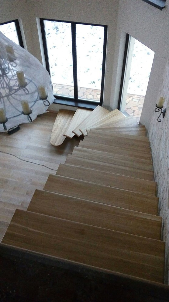 Лестница из дуба на монокосоуре