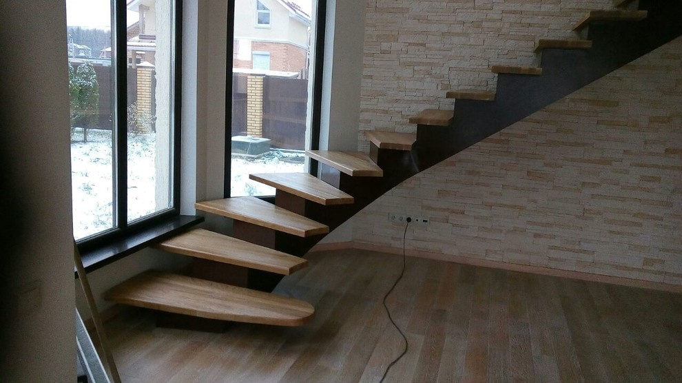 Лестница из дуба на монокосоуре