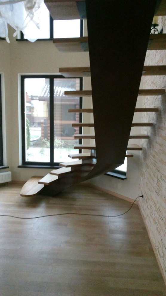 Лестница из дуба на монокосоуре