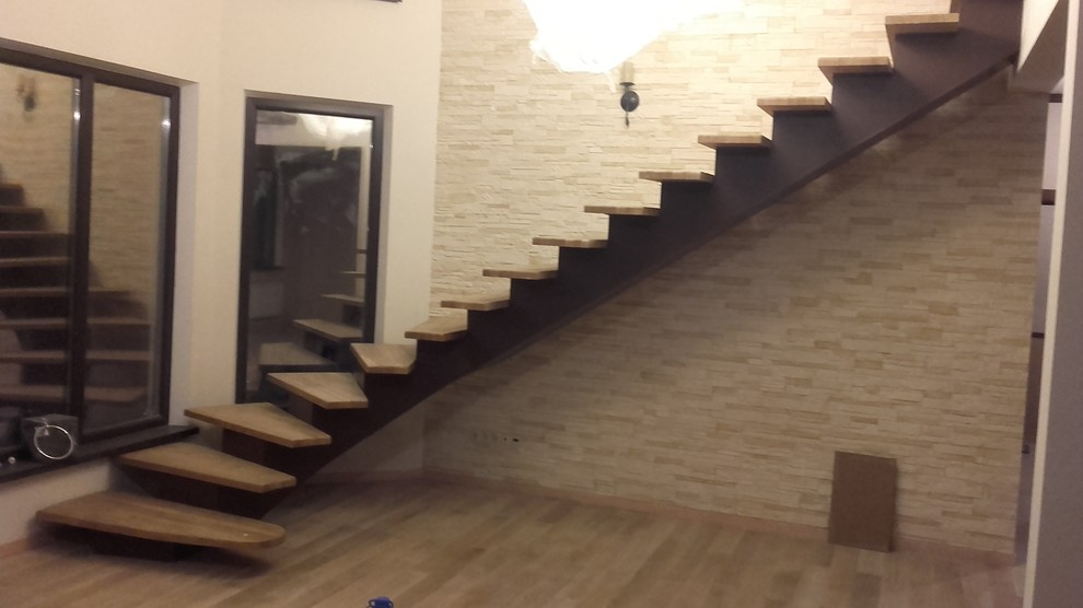 Лестница из дуба на монокосоуре