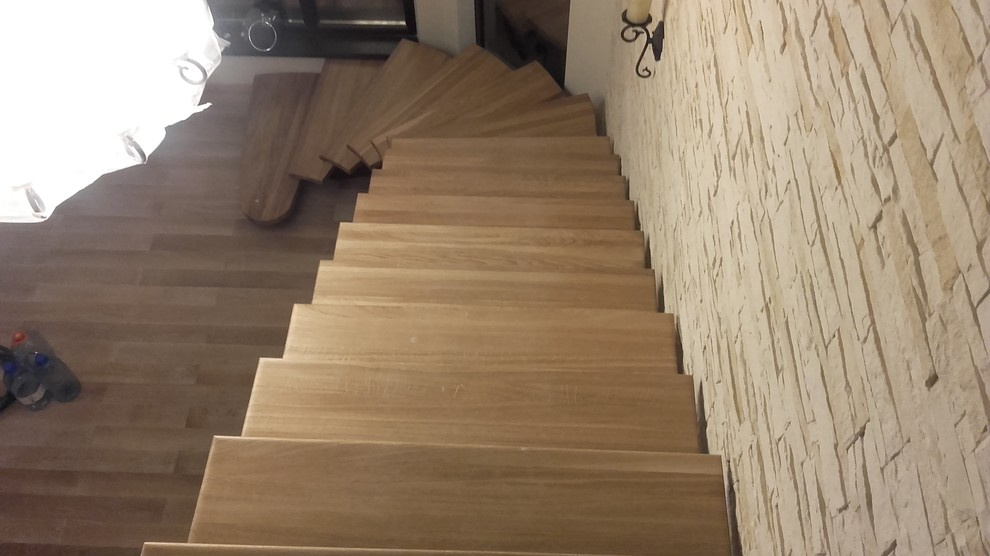 Лестница из дуба на монокосоуре