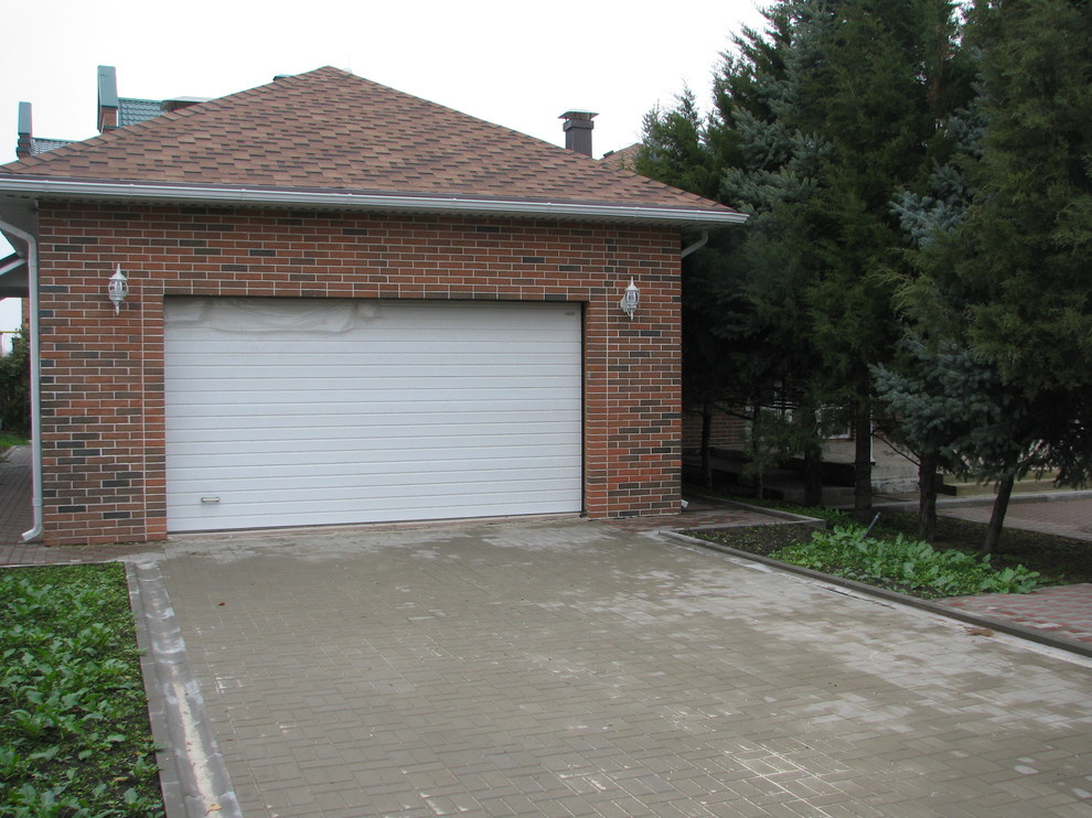 Одноэтажный дом с террасой у бассейна