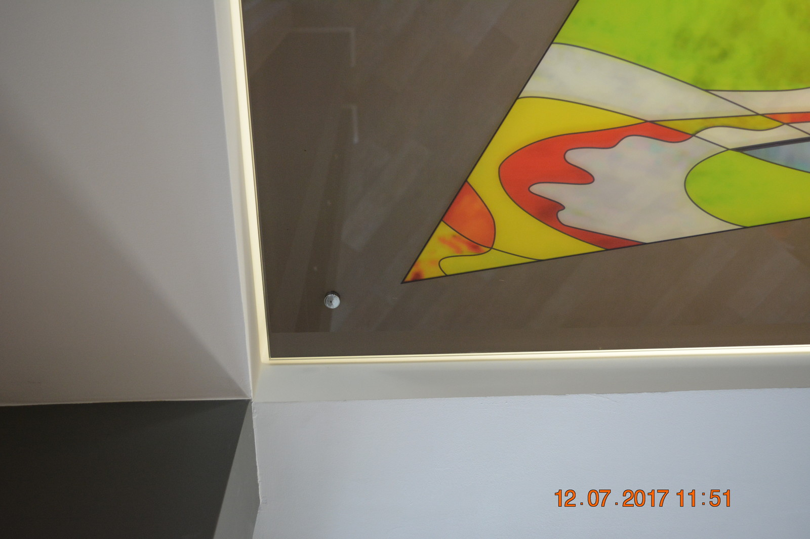 Обложка проекта: Потолочные витражи с УФ-печатью