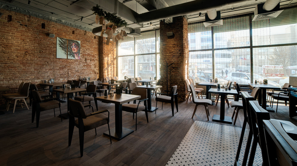 ELEVEN - Grill & Bar