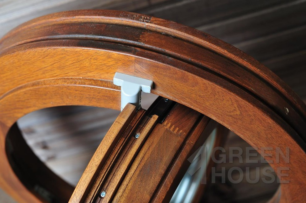 Круглое окно