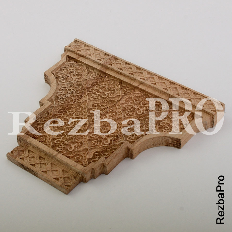 Резная капитель из дерева.