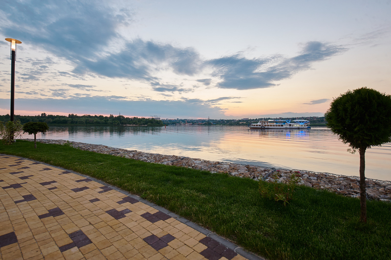 Waterhouse & Лев Голицын