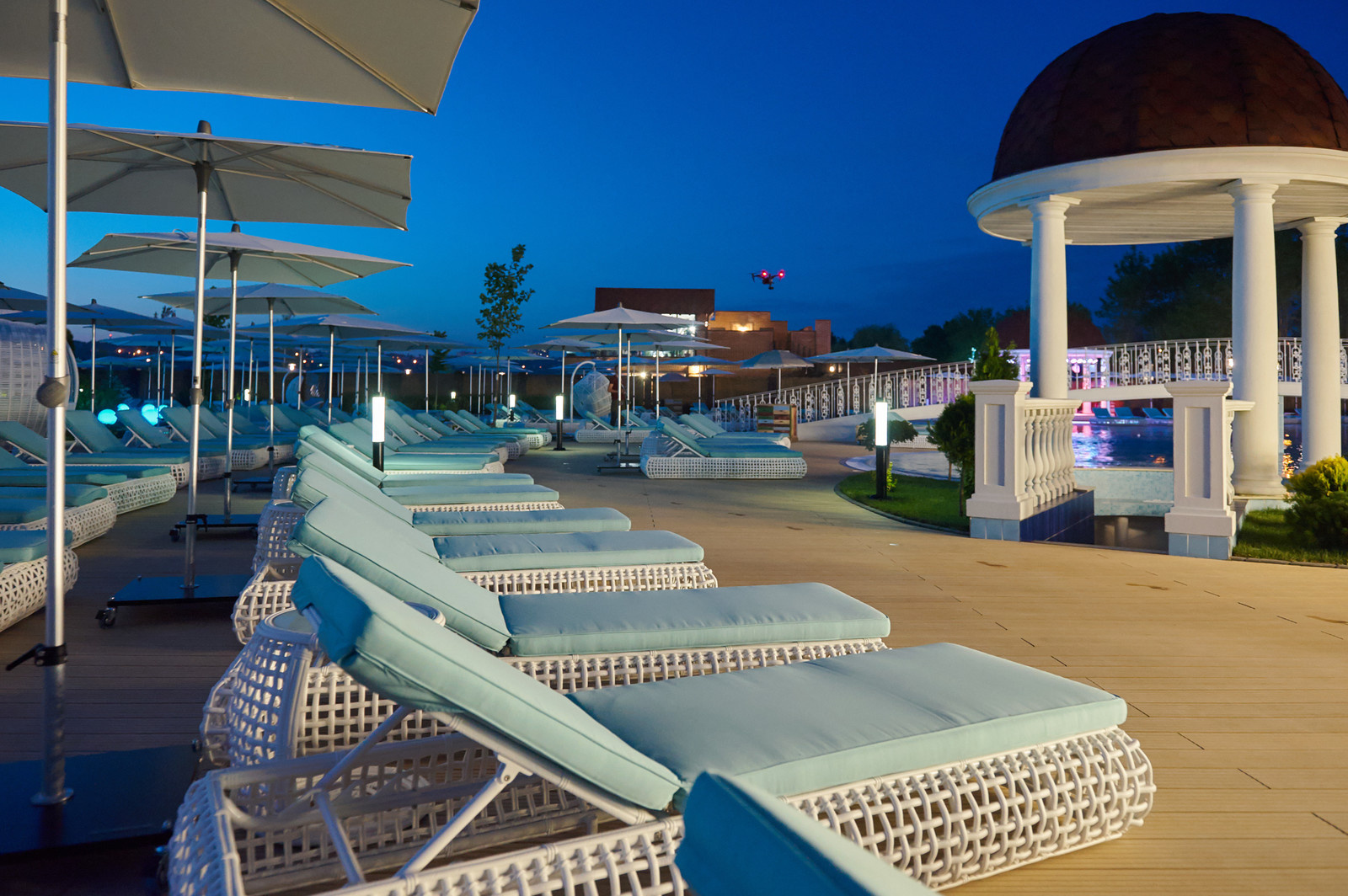 Обложка проекта: Waterhouse & Лев Голицын