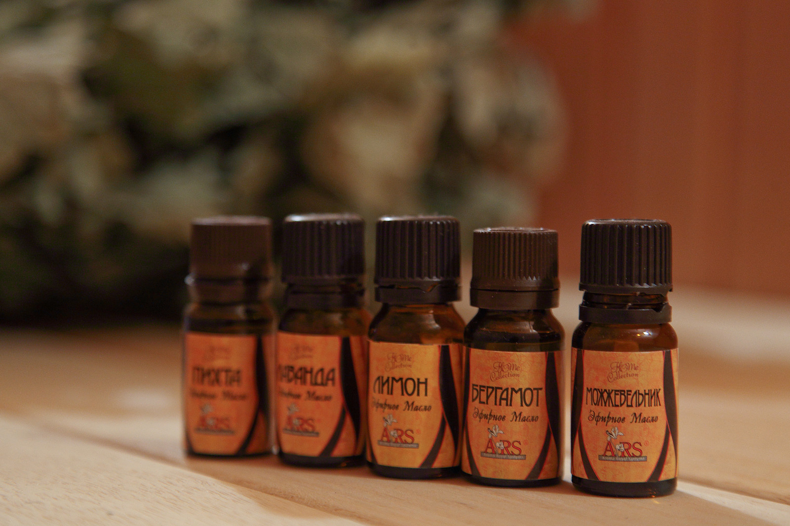 Деревянная баня с бассейном