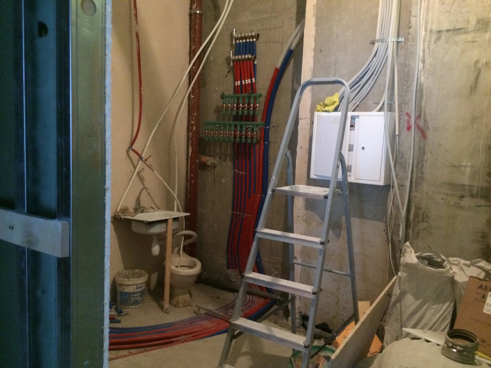 Золото на белом