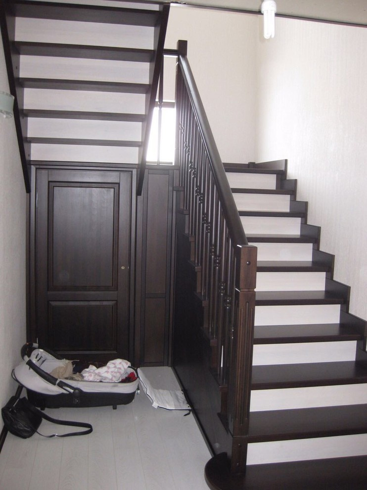 Обложка проекта: Лестница в загородном доме