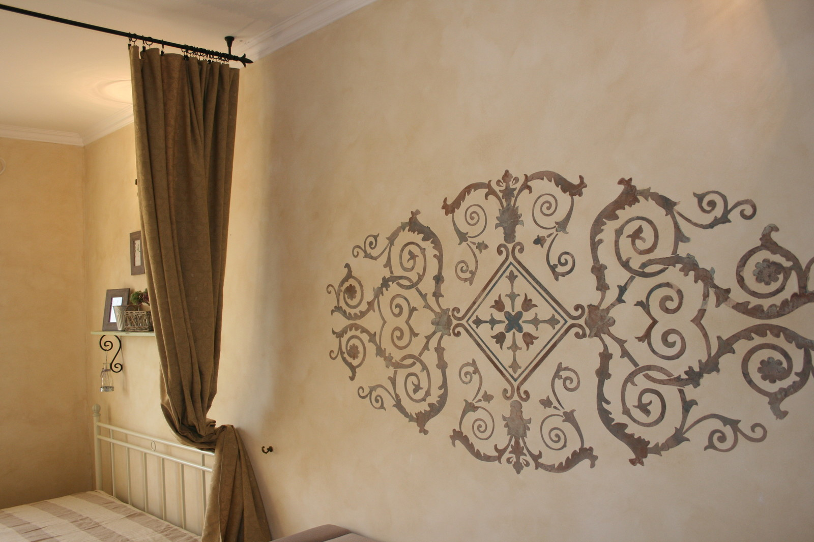 Трафаретный декор