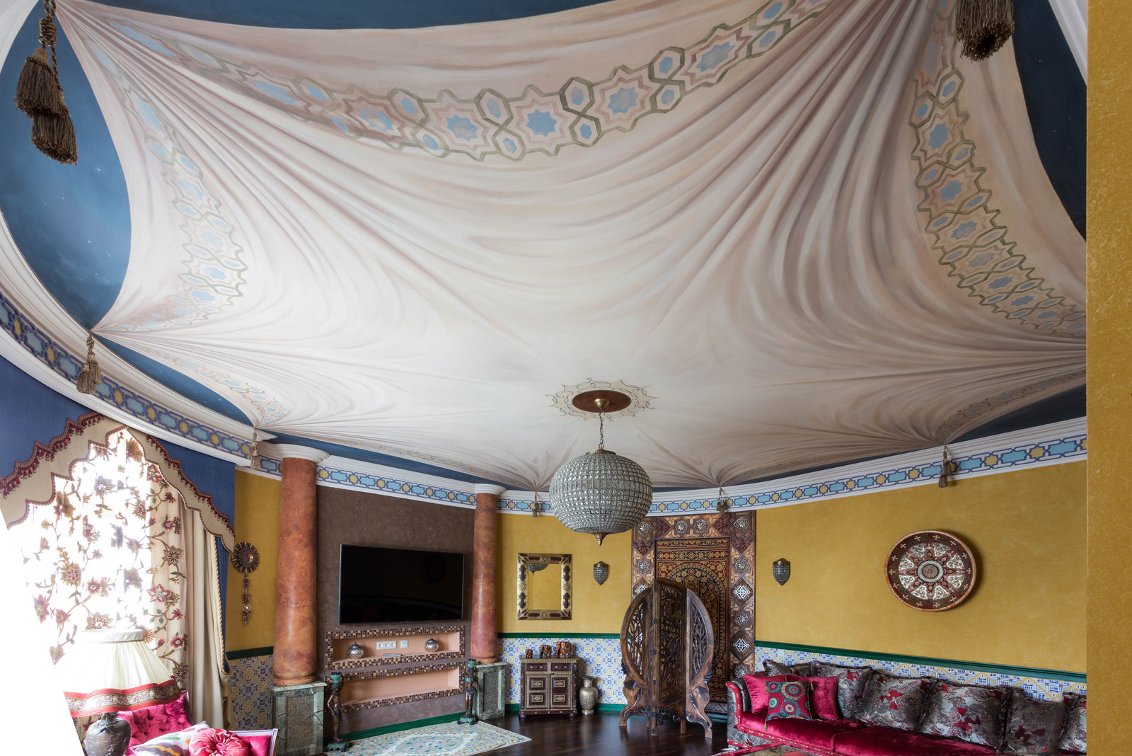 Трафаретный декор