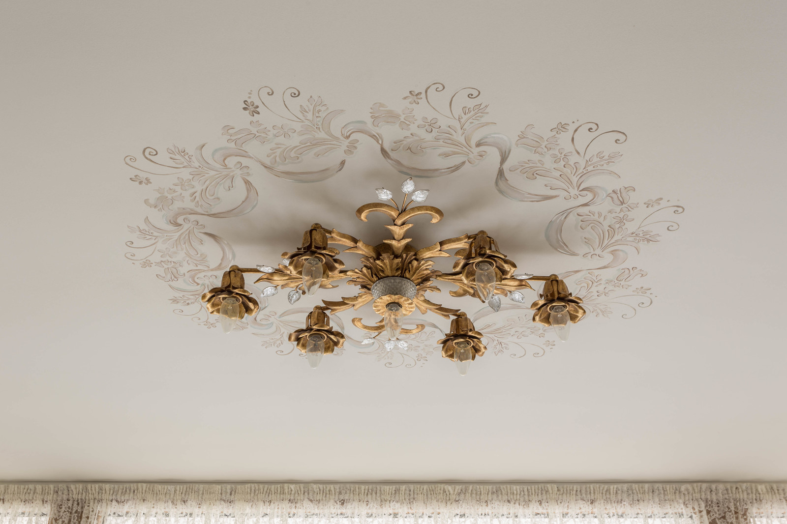 Трафаретный декор