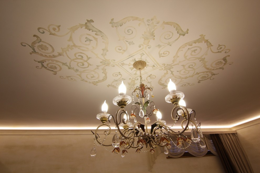 Трафаретный декор