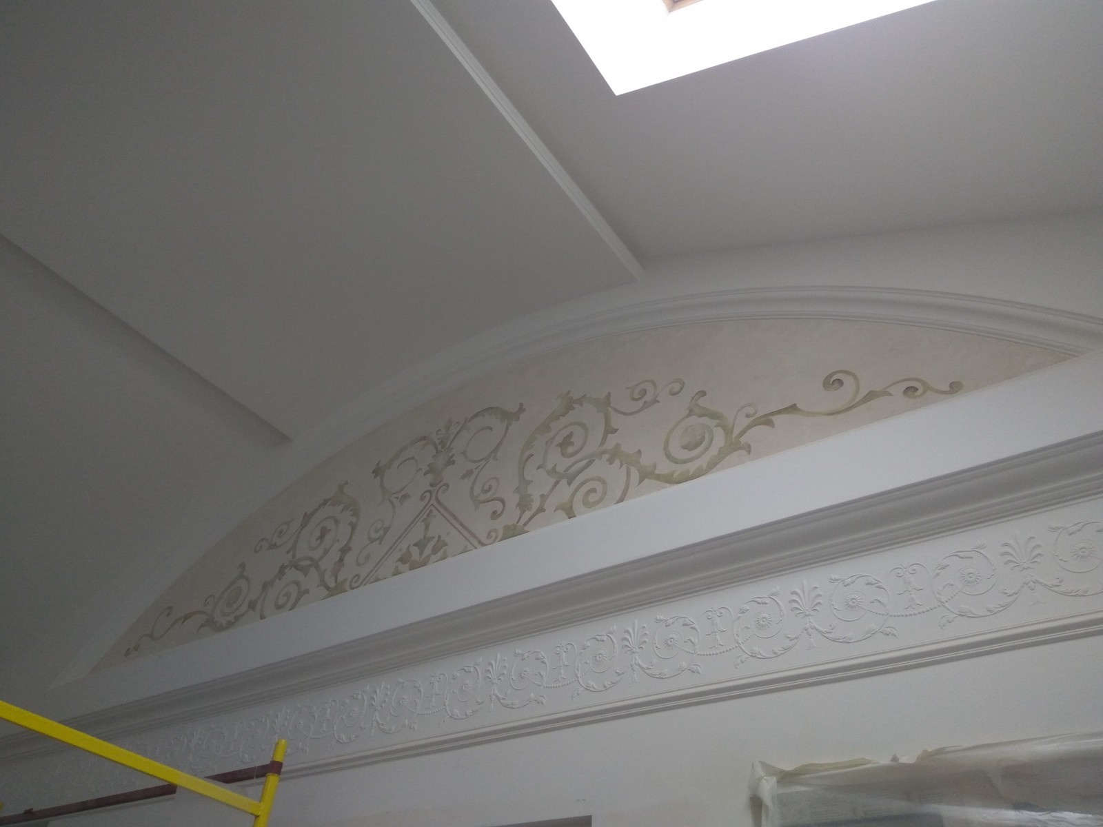 Трафаретный декор