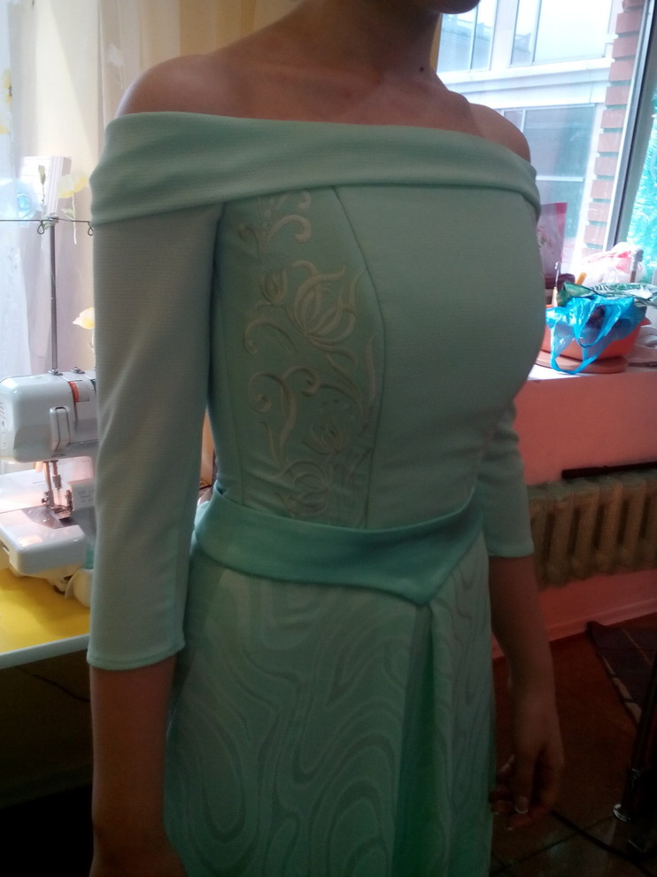 Вечерние и свадебные платья