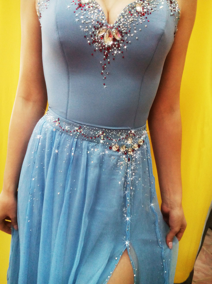 Вечерние и свадебные платья