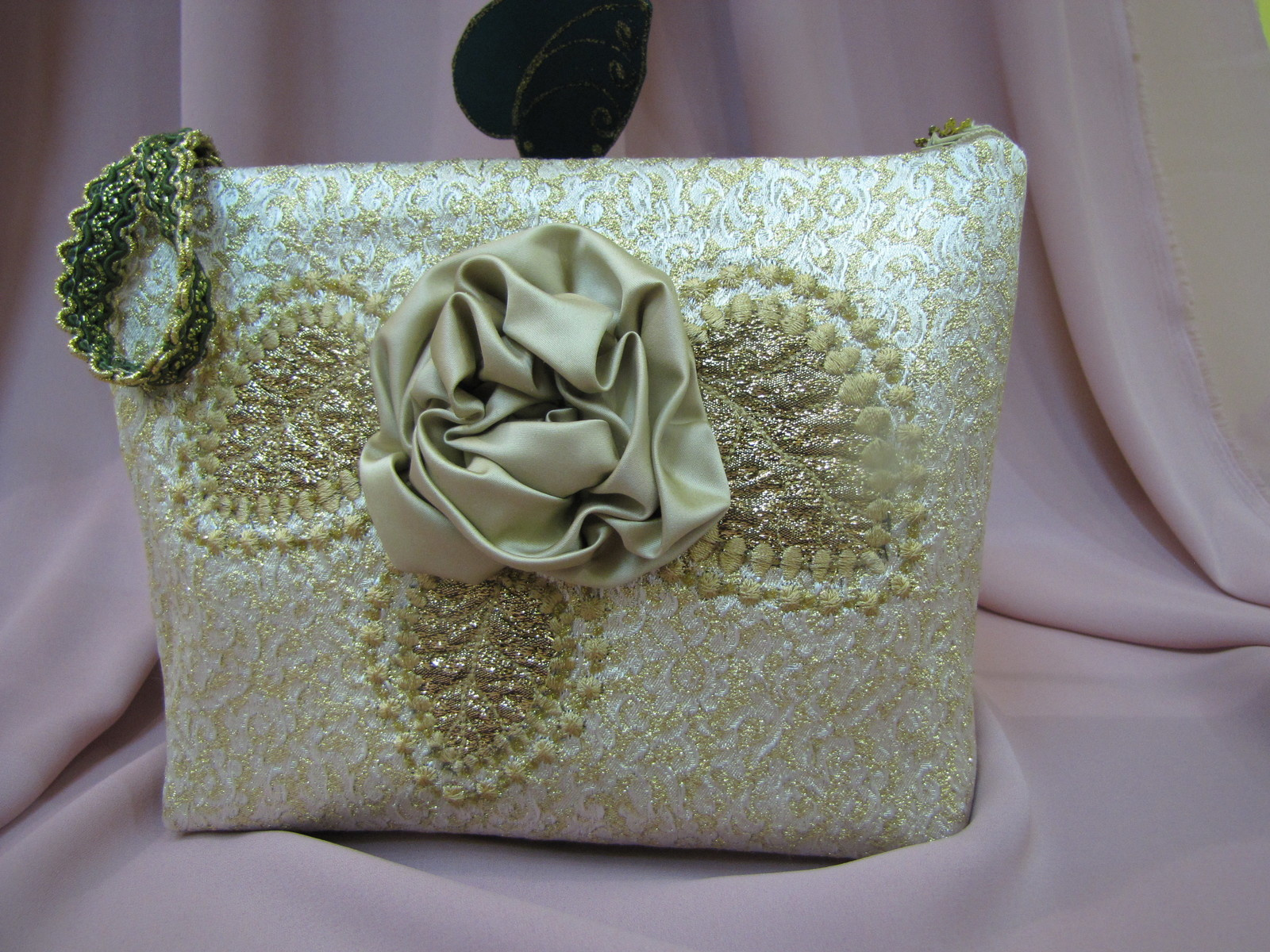 Вечерние и свадебные платья