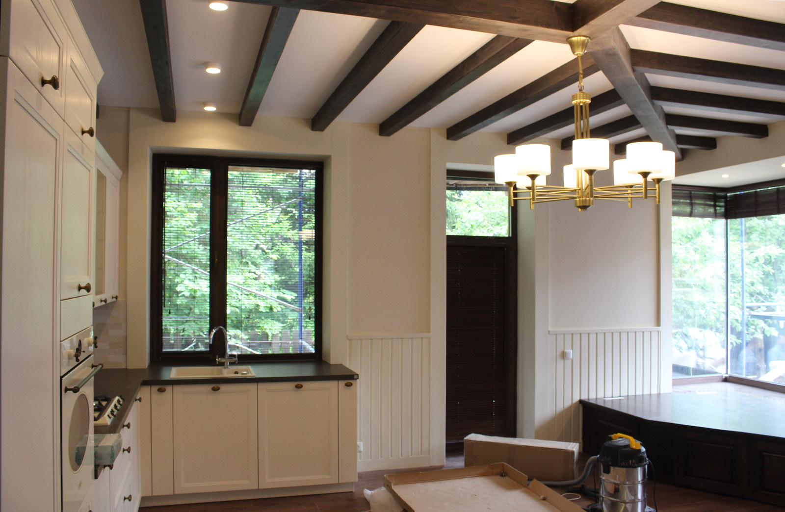 Загородное домовладение из двух сообщающихся коттеджей.