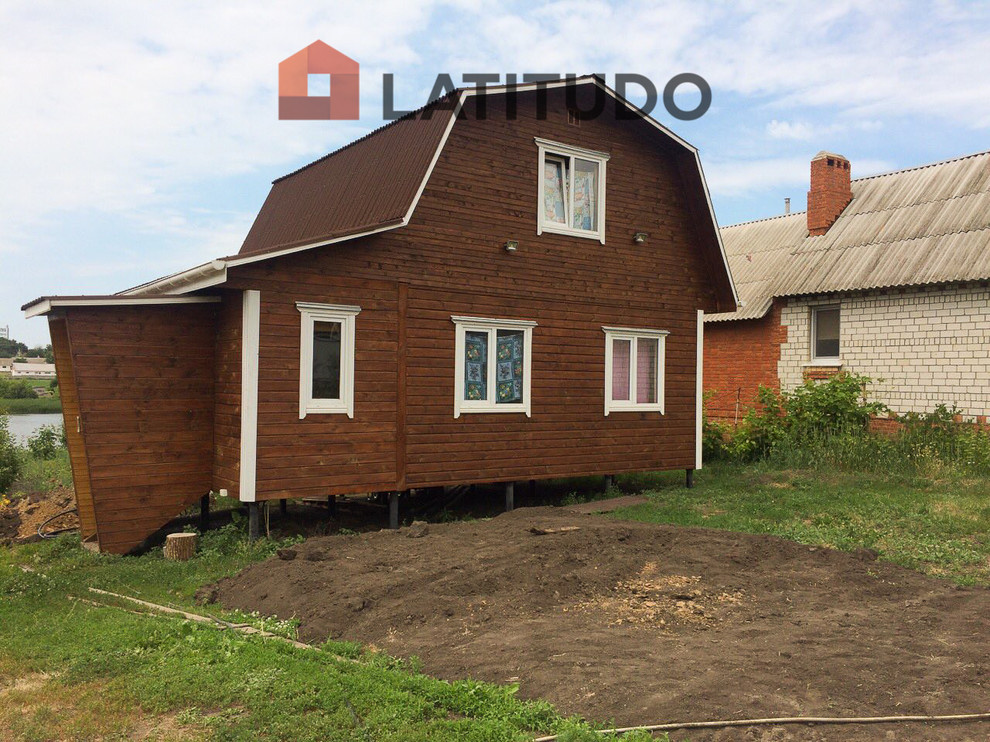 Облицовка маленького деревянного дома
