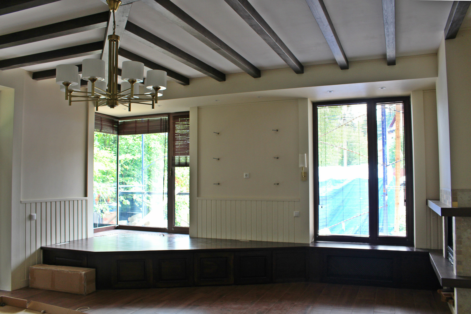 Загородное домовладение из двух сообщающихся коттеджей.