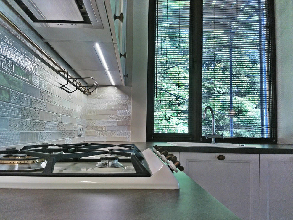 Загородное домовладение из двух сообщающихся коттеджей.