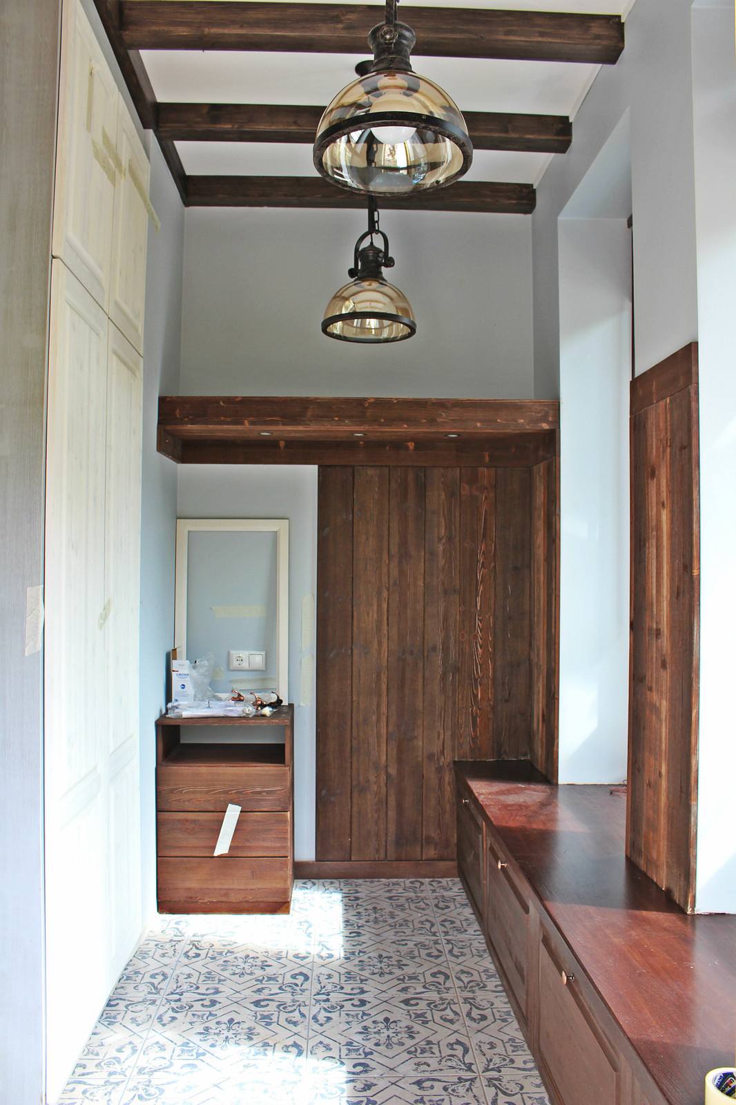 Реализация интерьера. Загородное домовладение из двух сообщающихся коттеджей.