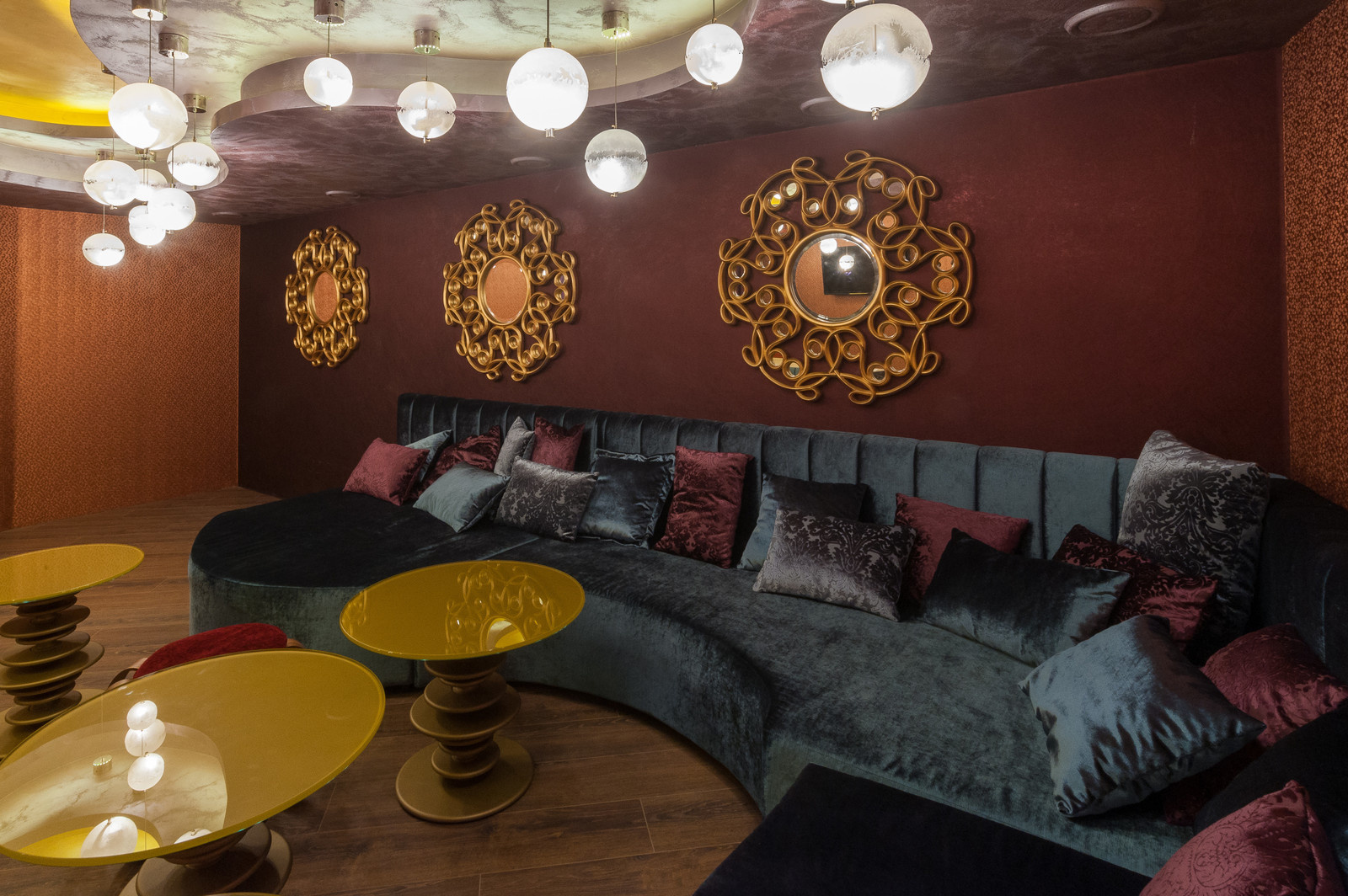 ОТЕЛЬ "ADRIANO"