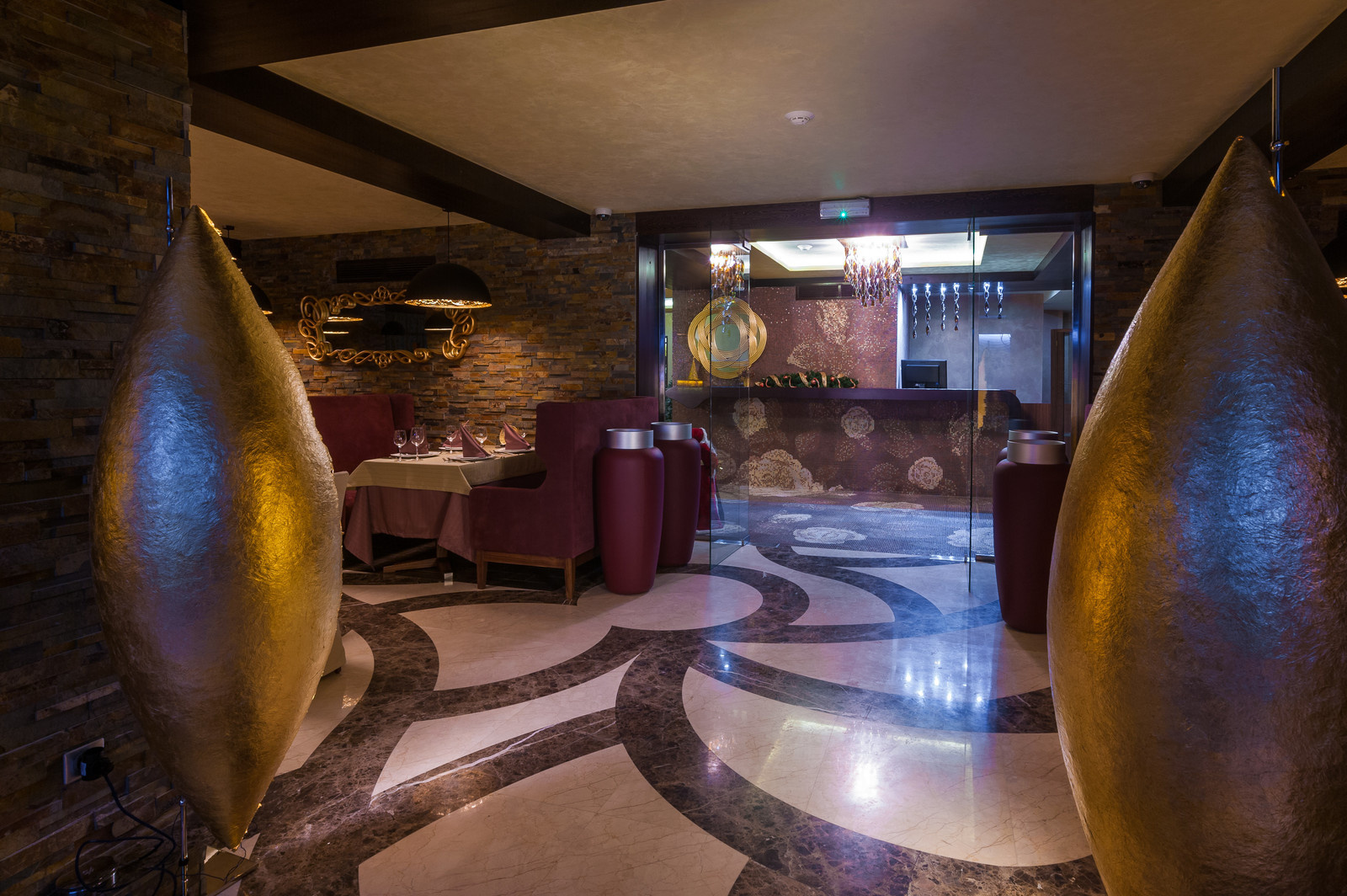 ОТЕЛЬ "ADRIANO"